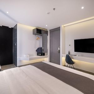 Standard Double Room No Window